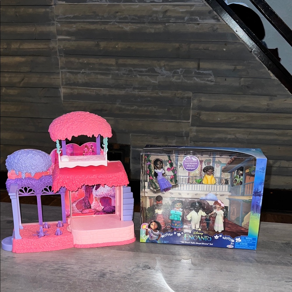 Disney Encanto Isabela's Garden Room Playset and “We Don’t Talk about Bruno” Fig